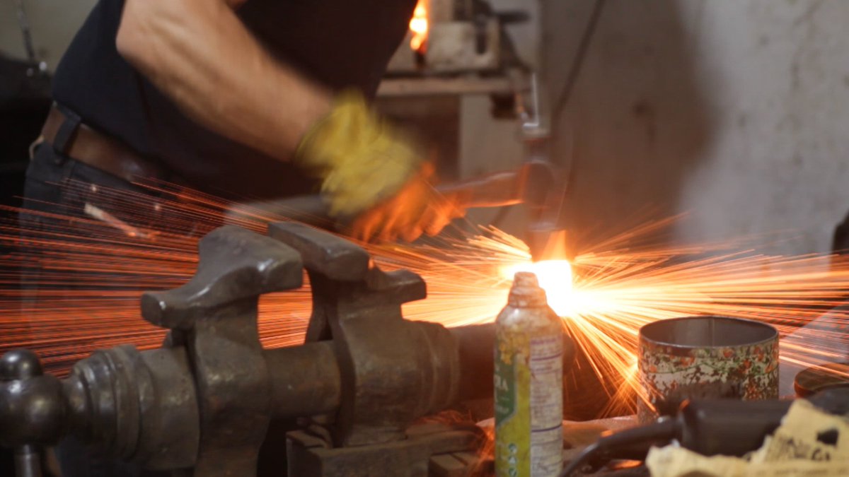 CarterCutlery's tweet photo. OPEN HOUSE NOVEMBER 23RD! Everyone is welcome, from children to adults! Come tour the shop, watch Murray in action, and see how a we make knives using traditional Japanese methods!
Starting at 10 AM! #portland #pdx #pdxevents #bladesmith #forgedinfire #murraycarter https://t.co/eDVm3hgIYX