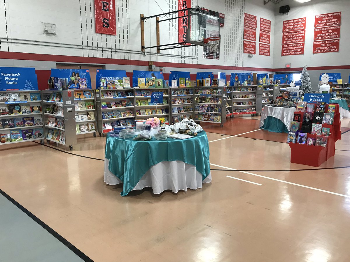 BroaddusHSES's tweet photo. Arctic Adventure Book Fair is going to be amazing! #WeLoveHSES @hsessaints @Scholastic https://t.co/kFryzJhXVy