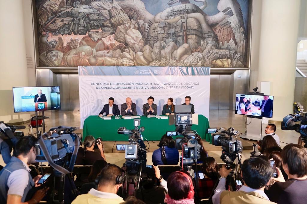 Hay que destacar que el examen se generó justo en el momento de la aplicación. Nadie pudo conocerlo antes, lo que nos da mayor #transparencia.

El #ConcursoIMSS continúa con entrevista ante un panel de expertos y evaluación curricular.

El #mérito definirá los mejores perfiles.