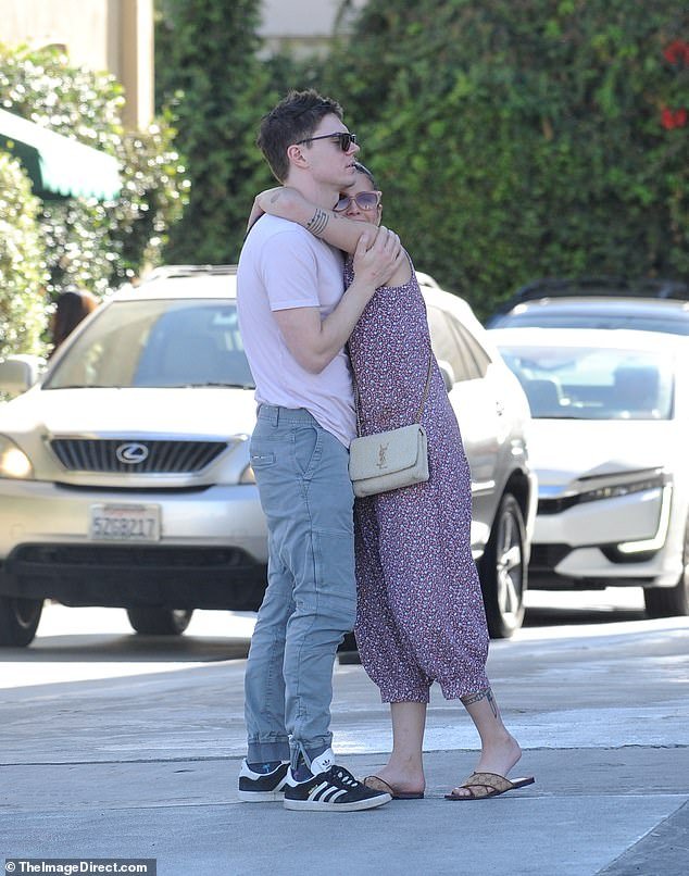 lucyj_ford's tweet image. remember when halsey tweeted 'petition for evan peters to date me' and now 6 years later they're literally dating? a win for the thirst tweeters