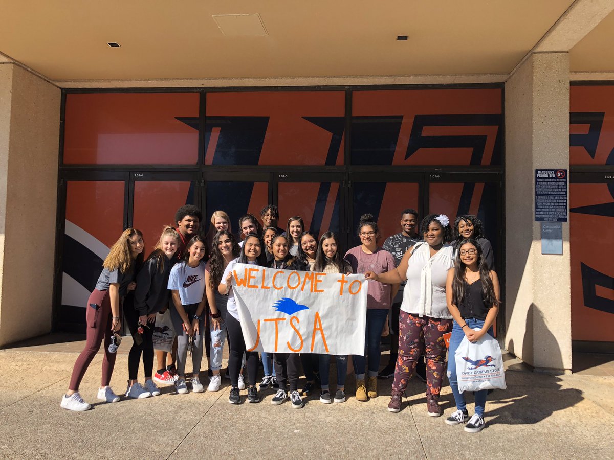 Thanks UTSA for welcoming our AVID juniors to your campus! They had a great time touring! <a href="/Lion_Counseling/">LHS Counseling Services</a> @LHSCollegeCtr @LHS_principal20 <a href="/UTSA/">UT San Antonio</a>