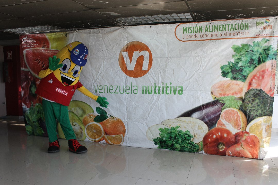 PDVALin's tweet photo. #PDVALinFelicita a toda la gran familia del @innvzla, a sus trabajadores/as y a su presidenta @MarilynDiLuca, por sus 70 años de fundación cumpliendo el deber sagrado de llevar alimentos a nuestro pueblo. https://t.co/mfxZ8mCIPS
