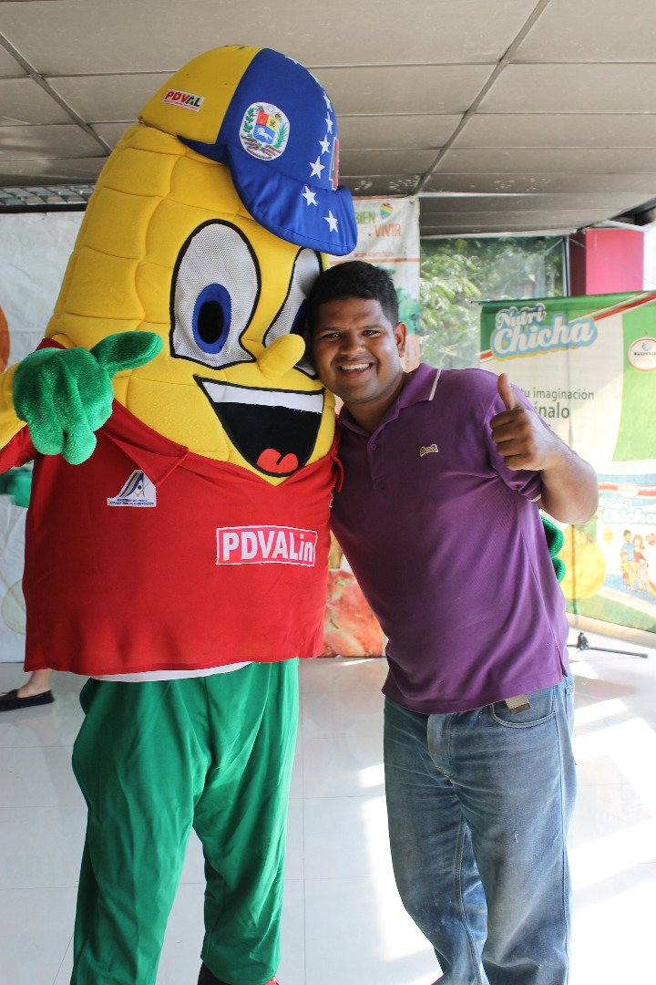 PDVALin's tweet photo. #PDVALinFelicita a toda la gran familia del @innvzla, a sus trabajadores/as y a su presidenta @MarilynDiLuca, por sus 70 años de fundación cumpliendo el deber sagrado de llevar alimentos a nuestro pueblo. https://t.co/mfxZ8mCIPS