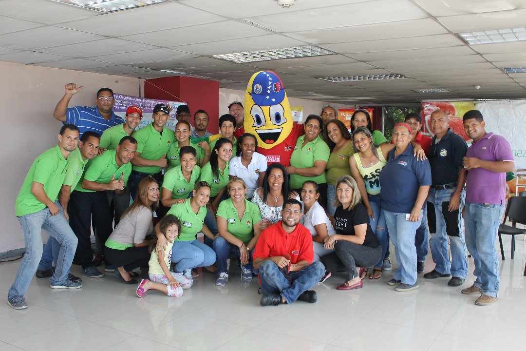 PDVALin's tweet photo. El día de hoy junto a los trabajadores y trabajadoras del #INNVargas y @PDVALenLaGuaira, pdvalin se une a la celebración de los 70 años de @Innvzla. #Venezuela Nutritiva. https://t.co/aB3N5SDiw1