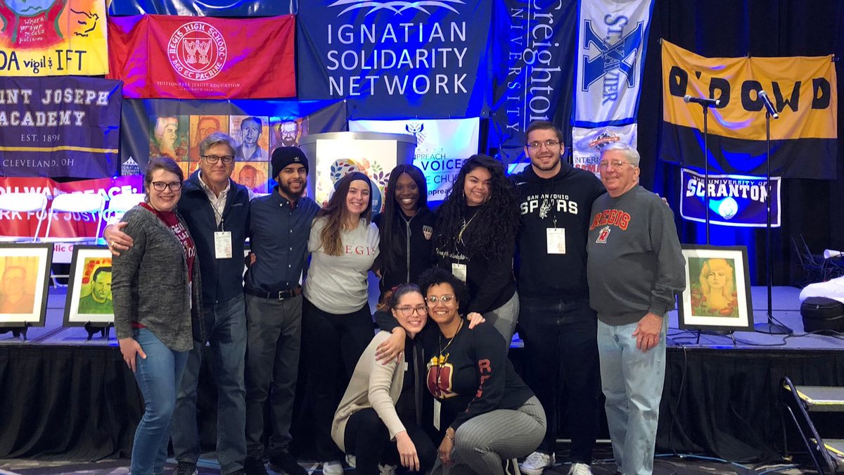 RegisCollege_MA's tweet photo. Members of the @RegisMinistry team enjoyed a visit to Washington D.C. for the Ignatian Family Teach-In for Justice. They joined other university leaders to learn, reflect, pray and advocate in the context of social justice. #IFTJ19 #RoarPride #RegisService https://t.co/hacrGjywjX