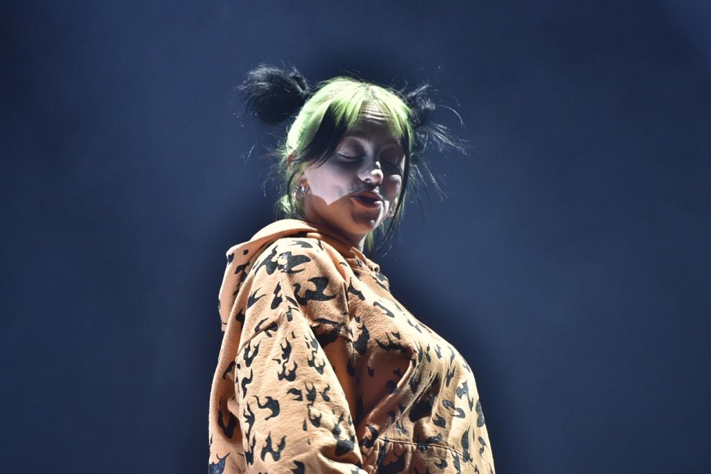 r101ck's tweet photo. @billieeilish en el @CoronaCapital 🔥 
Increíble presentación de su álbum “When we all fall asleep, where do we go?” 
#CoronaCapital #Capital101 #Coronacapital19 https://t.co/jFLie51VMv