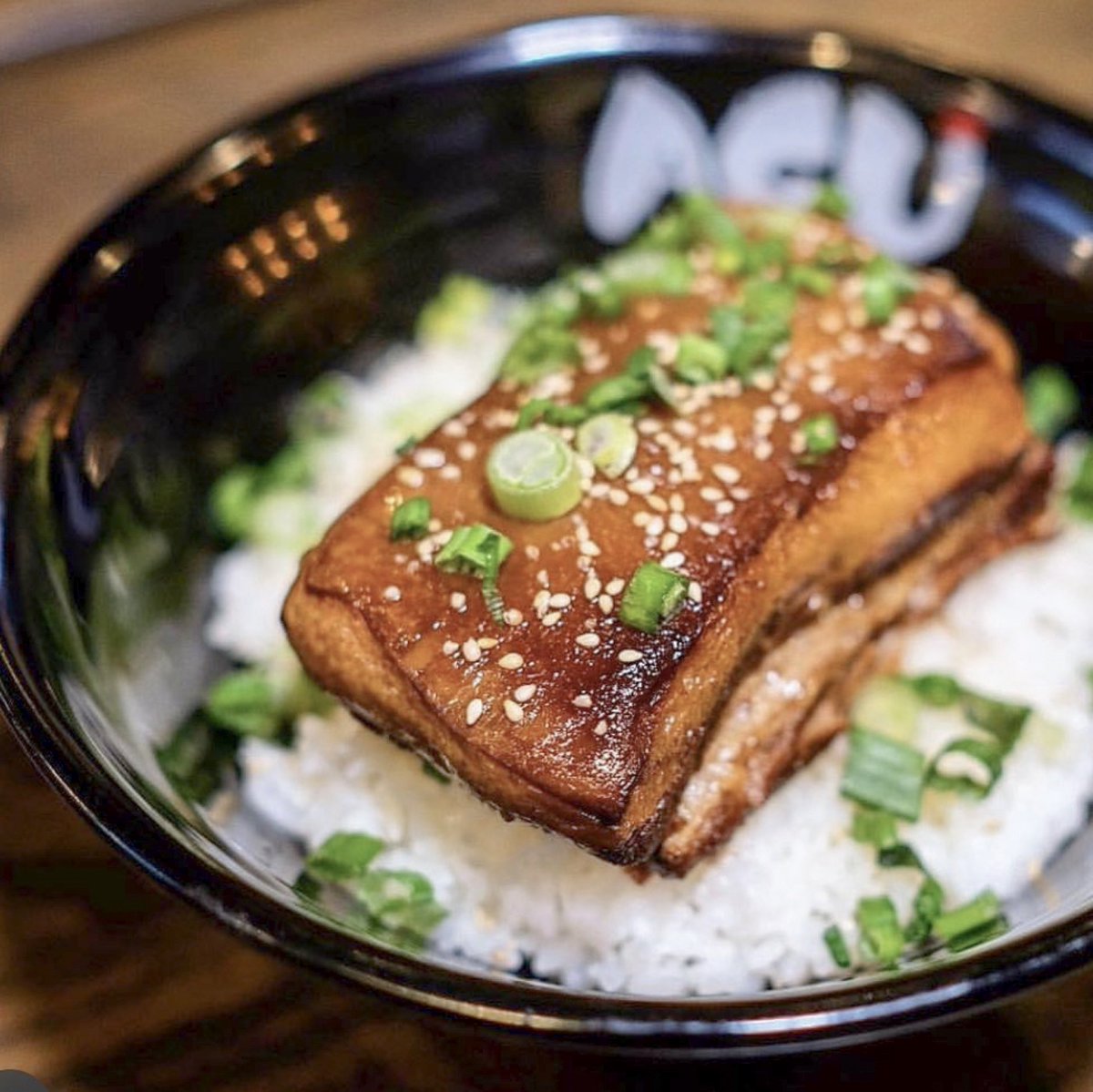 mockingbirdsta's tweet photo. As the days get colder, our craving for hot and tasty food increases! Be sure to make your way to @aguramendallas for either a warm bowl or spicy ramen! #aguramen #dallastx #thedallasyum #mockingbirdstation #atmbs #ramen https://t.co/jzB1TrVWKH