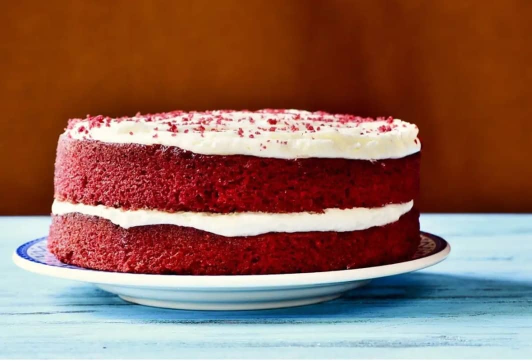 Cakeoclock1's tweet photo. Here it is..!! Various types of cakes e.g. Biscuit cake ,Sponge cake,Red velvet Cake &amp; much more..Delicious cakes.!! #Bakery #Cakelovers #Foodies #yummy #tastyfood #enjoythefood #digiperformprojects #digiperform https://t.co/4gG4KrtR7p
