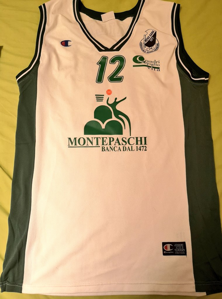 fulgencio79's tweet photo. Volver de NYC y encontrarte con este camisetón hace la vuelta más llevadera #menssanabasket #siena #justinhamilton #laligadeherreros #matchworn #jerseycollector https://t.co/BOB8pw7oUx