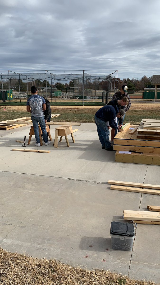 SouthHighMakers's tweet photo. Walls being assembled https://t.co/PuEP0kpUsz