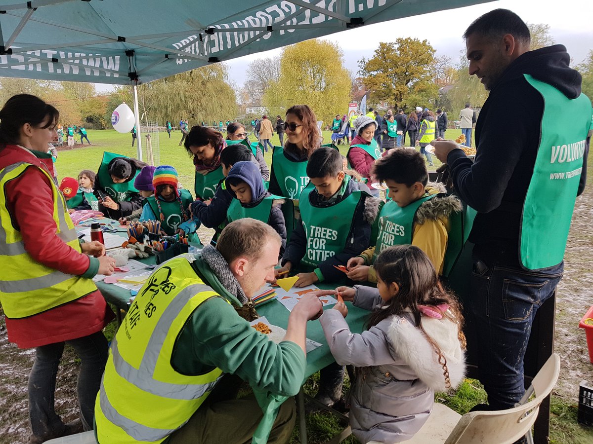TreesforCities's tweet photo. We had a great day planting 1000 trees with 354 volunteers at Kenton Recreation Ground on Saturday. It was part of a ‘peace forest’, fundraised for by the #OneJAIN community, to celebrate the 150th birth anniversary of Mahatma Gandhi. @hinterfaith @harrow_council @kentonrec https://t.co/5Pnx7Ll4Cl