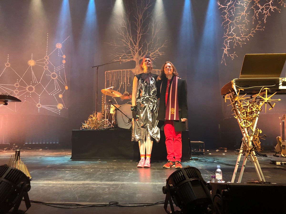 Josephine_ve's tweet photo. So. Where do I even begin? Friday was one of the most amazing days of my life ❤️🙈 @imogenheap you absolutely blew me away! Seeing her live &amp; being able to give her my scapbook is something I’ve always dreamed of. Just amazing Immi ❤️ Xx https://t.co/7V3y5WihFE