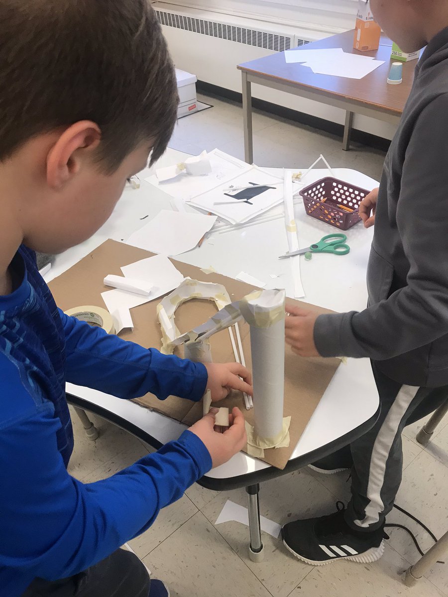 olofcatholic's tweet photo. When given the goals and success criteria, students know the purpose and how to be successful. Add in collaborative, interactive and hands-on opportunities and you get true student engagement. #bhnSTEM #studentlearning #essentialpractices https://t.co/oDL3HB6rXm