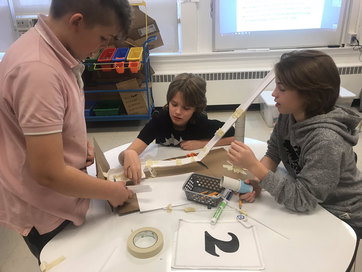 olofcatholic's tweet photo. When given the goals and success criteria, students know the purpose and how to be successful. Add in collaborative, interactive and hands-on opportunities and you get true student engagement. #bhnSTEM #studentlearning #essentialpractices https://t.co/oDL3HB6rXm