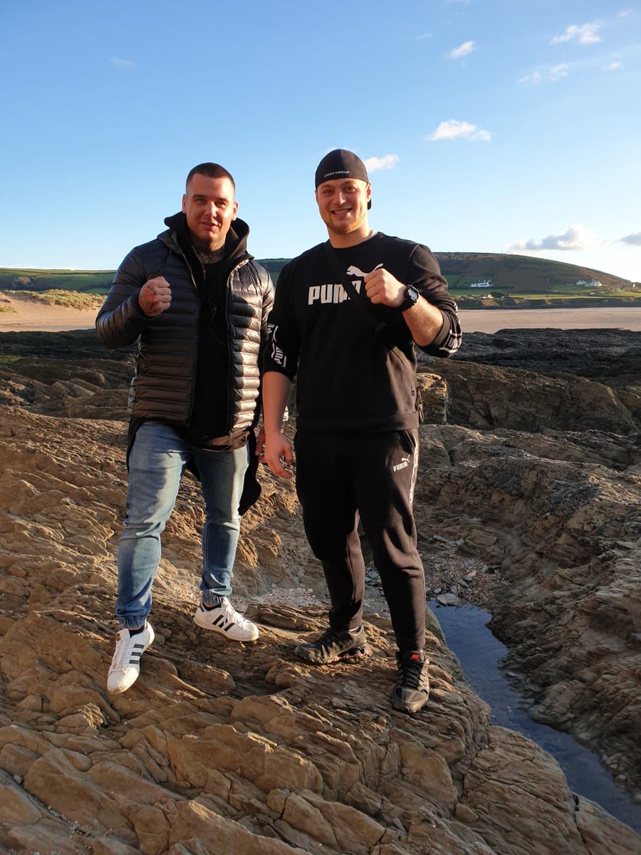 Pierwsze sparingi zaliczone💥
Mamy nadzieje,ze 14 grudnia zawodnicy pokażą progres w Kościerzynie 👊#@polsatsport #Turniejwagiciezkiej <a href="/bokser_org/">BOKSER.ORG</a> <a href="/RingBlogpl/">RingBlog.pl 👊</a> @ringpolskapl <a href="/TojestBoks/">To jest boks</a> <a href="/akosekos/">Andrzej Kostyra</a> <a href="/garnekmedia/">przemek garczarczyk</a>