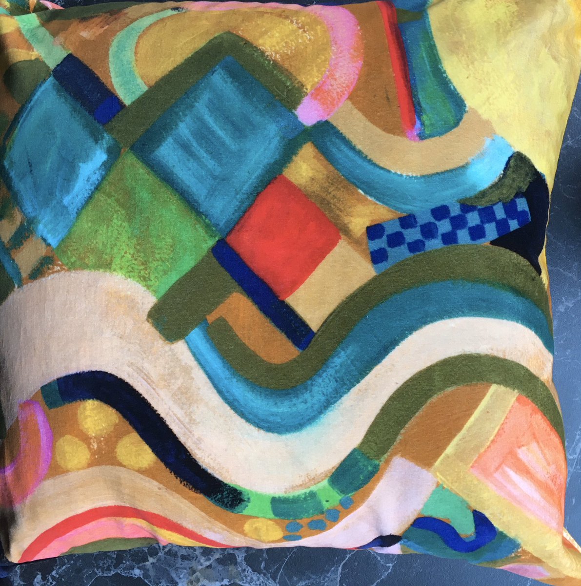 SharonJaneW's tweet photo. Our #new printed velvet cushions, 50cm x 50cm sumptuous cotton velvet vibrant and colourful. #velvet #printedvelvet #cushions https://t.co/J9BYmItXwu