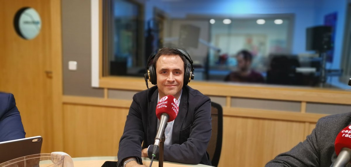capitalradiob's tweet photo. "En @McAfee usamos la inteligencia artificial para indicarle al analista en qué alertas debe centrarse de forma prioritaria", comenta @AngelOrtizAlva5 #EDRAfterwork https://t.co/L6OSSTAljN