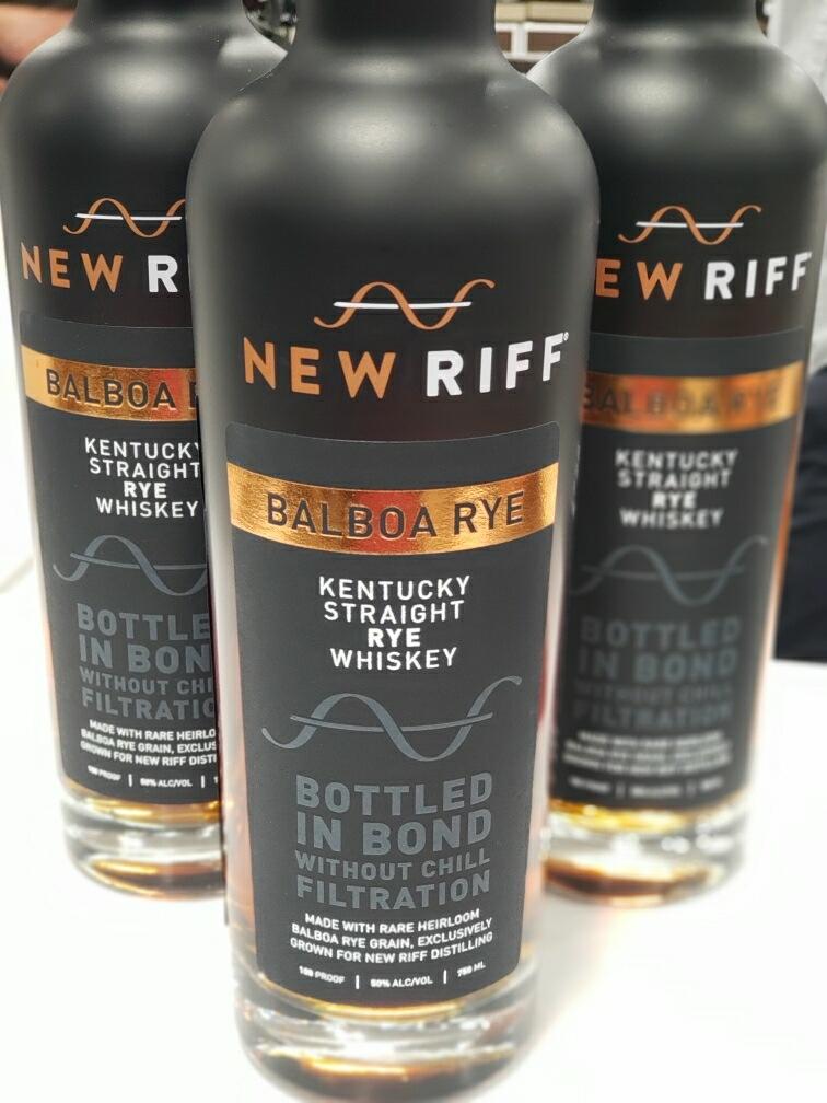 liquorbarn's tweet photo. No riffs about the @NewRiff Balboa Rye Launch last week at our Springhurst location!
#NewRiffDistilling #BalboaRye #LiquorBarn #PartyMart #ShopLocalKY Ne https://t.co/mD1Smwu1RJ