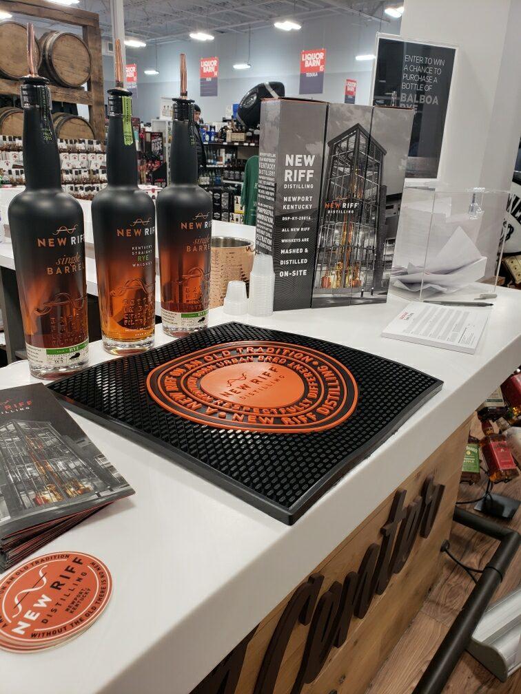 liquorbarn's tweet photo. No riffs about the @NewRiff Balboa Rye Launch last week at our Springhurst location!
#NewRiffDistilling #BalboaRye #LiquorBarn #PartyMart #ShopLocalKY Ne https://t.co/mD1Smwu1RJ