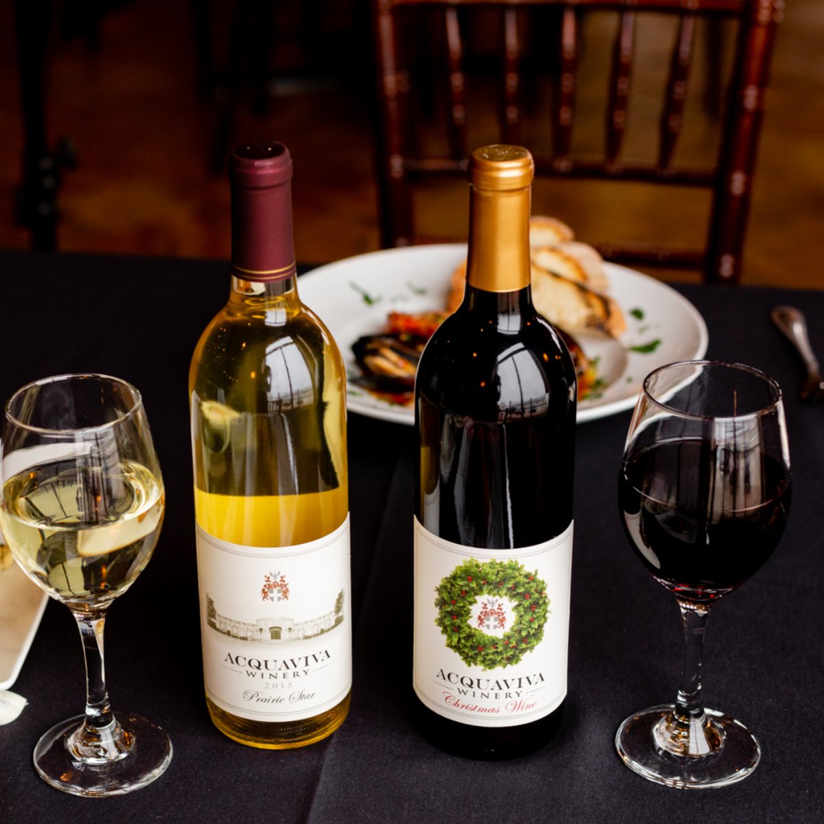 Are you hosting or going to a Friendsgiving this week? Don't forget to bring a bottle of red, and maybe a bottle of white too. 😉