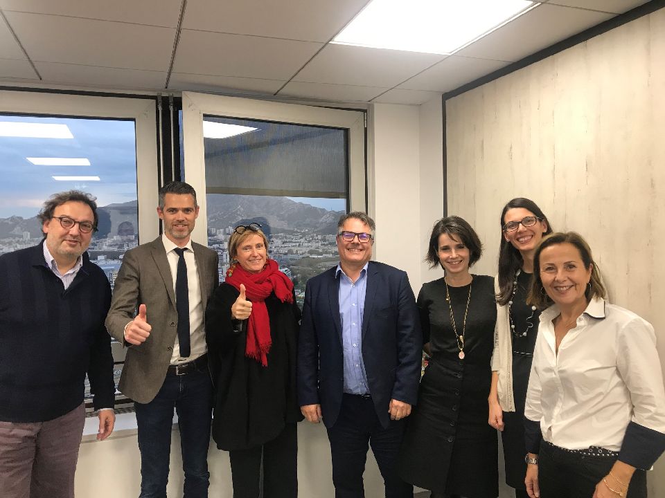 AssieChristelle's tweet photo. Retour en image sur la signature concretisant le rachat des mûrs de l hôtel @okkohotels à @VilleDeToulon par la @BdT_PACA #cecaz aux côté de @altareacogedim.
Fière de participer au dynamisme touristique de la @metropoleTPM https://t.co/BQp3yBG1YF
