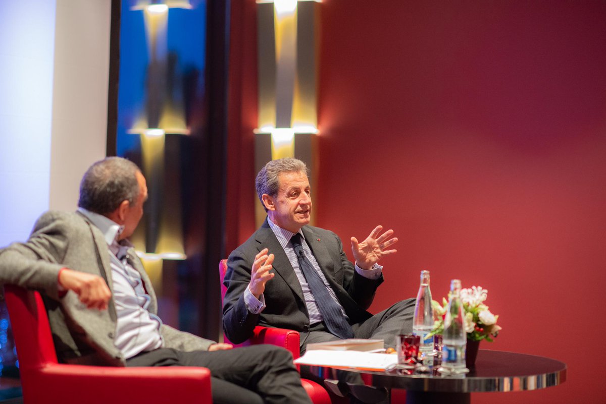 PLugassy's tweet photo. " L'UE est dirigée par des technocrates...la Suisse doit proposer des solutions techniques et non politiques pour arriver à ses fins dans ses relations avec l'UE". N.Sarkozy, forum Lemania https://t.co/D7ecb4EJmZ