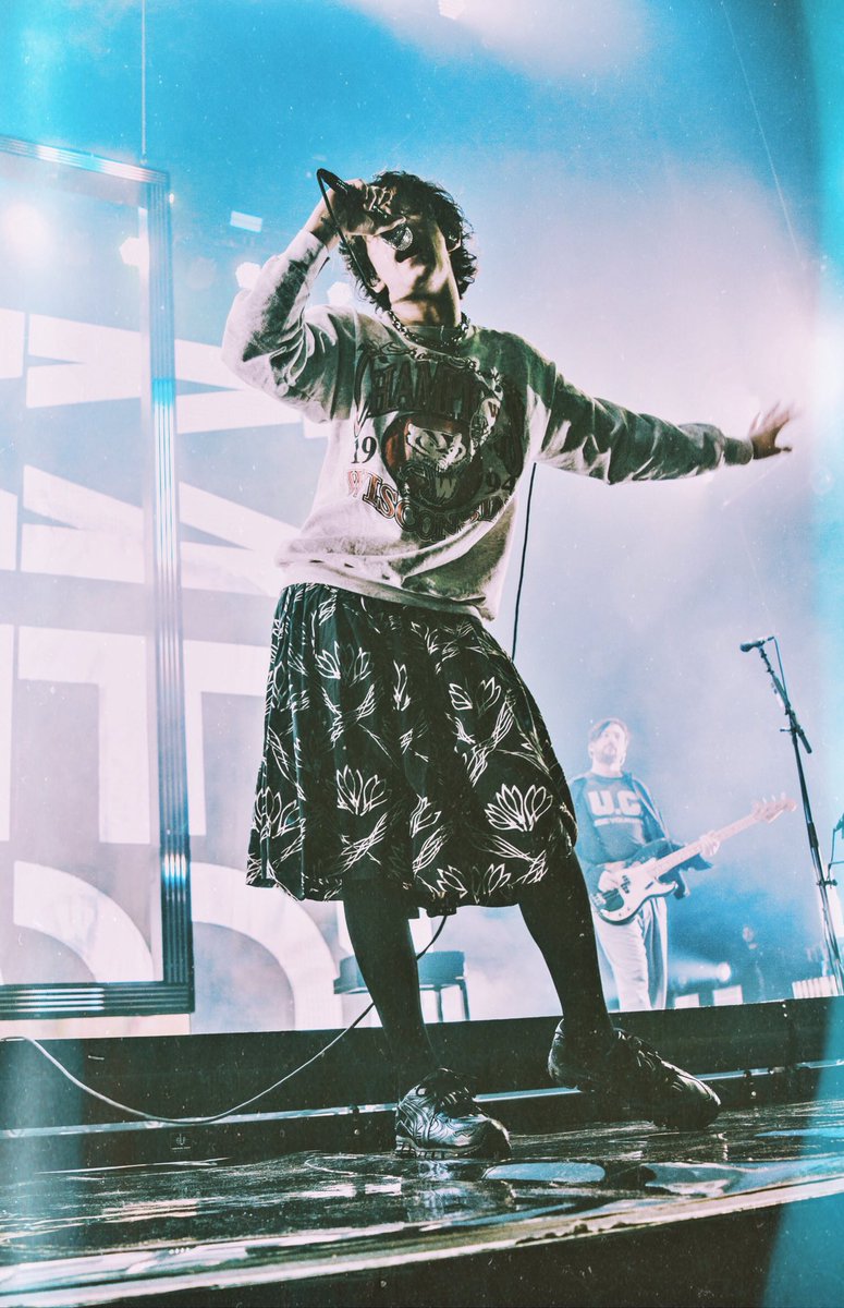 1975cassi's tweet photo. The 1975 Live in Camden, NJ || Photos by me (@cepaigephoto on IG) https://t.co/wbSjlnKk40