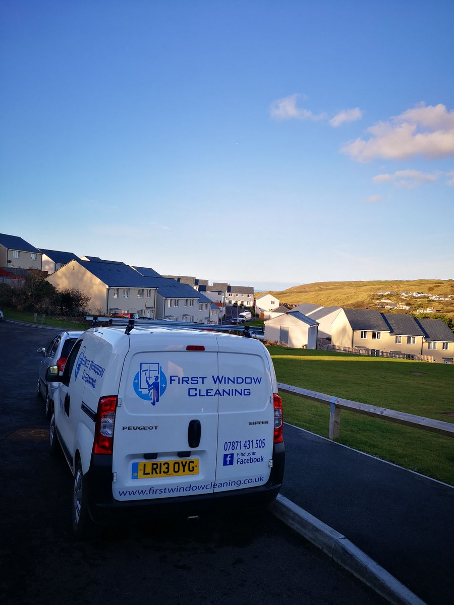 FirstWindowC's tweet image. Trying to make the most of the blue sky today. I don&apos;t think it&apos;s going to stick around for very long! 

Perranporth and Goonhavern all week. Request a quote at buff.ly/2VzkBxv

#Perranporth #Goonhavern #windowcleaner #windowcleaning