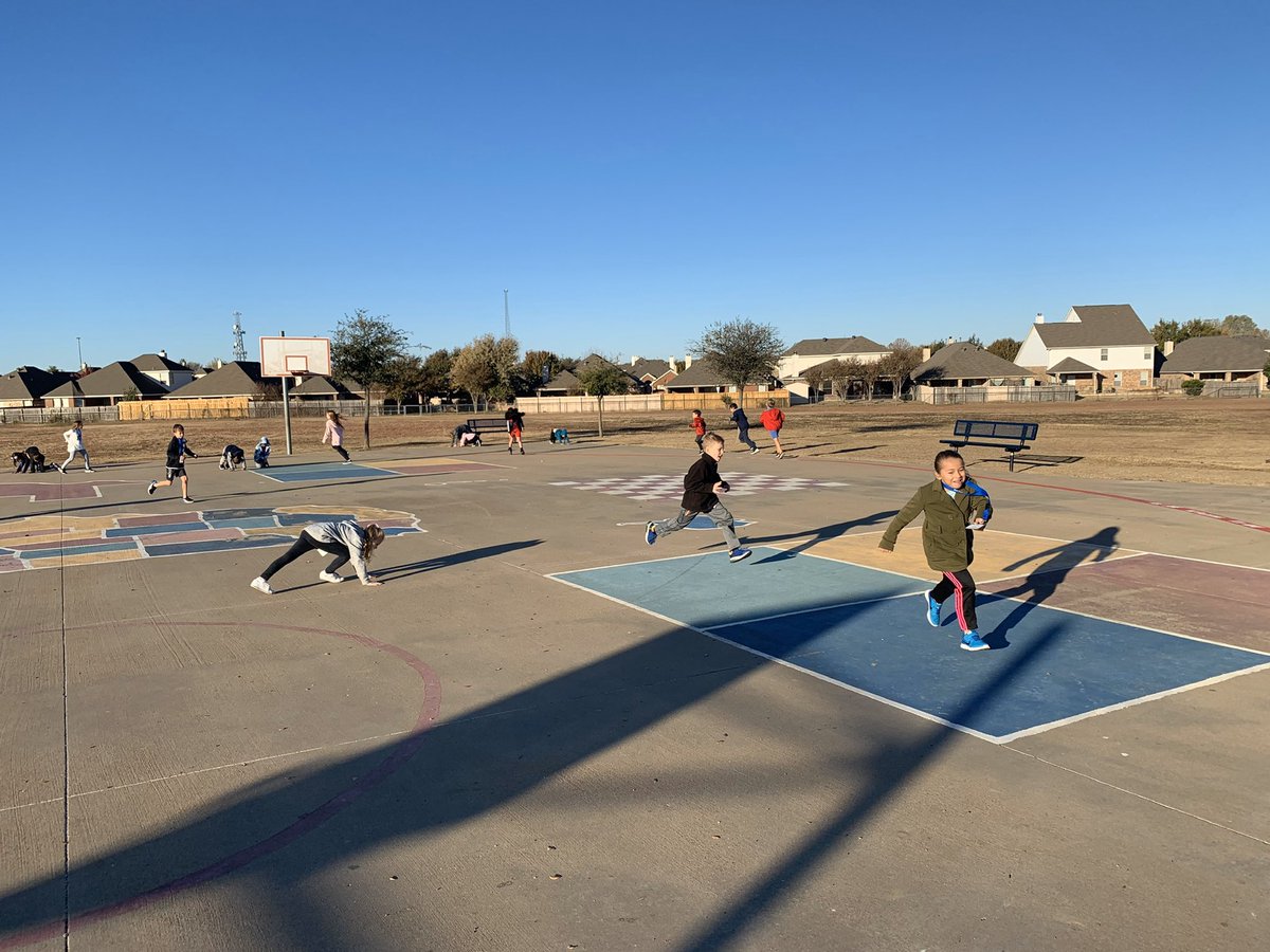 MrsKerstenIES's tweet photo. I am grateful for ALL 21 of my students here and in class before the tardy bell! This calls for a celebration and an outdoor morning meeting! #IESgratitude @Independence_ES https://t.co/o7a1yltttb