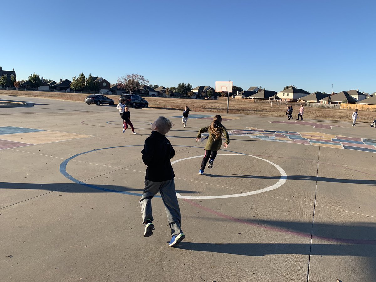 MrsKerstenIES's tweet photo. I am grateful for ALL 21 of my students here and in class before the tardy bell! This calls for a celebration and an outdoor morning meeting! #IESgratitude @Independence_ES https://t.co/o7a1yltttb