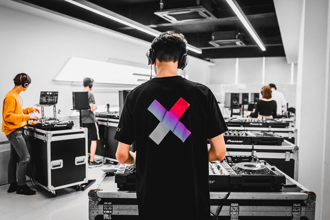 goldsoundsmy's tweet photo. At Goldsounds, we believe in hard work and creativity are the keys to unlock yourself as an artist. Which is why we have the top tutors in the industry to guide you through your journey! #goldsoundsacademy
-
https://t.co/YpfjEJ4jlz https://t.co/24nRveQqlP