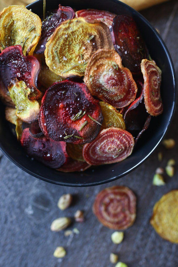 AbbeysKitchen's tweet photo. Upgrade your snack game with these crispy beet chips! https://t.co/D01dGsYuAk #beetchips #roastedbeets #beetchipssnack https://t.co/y2yErrLnVG