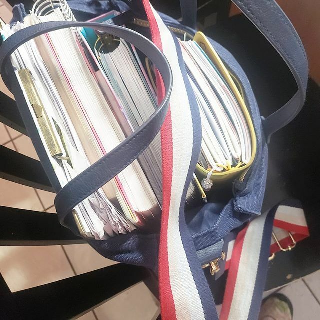 krodesigns's tweet photo. Can @erincondren make a bigger tote?!๐คฃ #plannerprobs https://t.co/KjdAEV1jpR https://t.co/ksWXhZHxDT