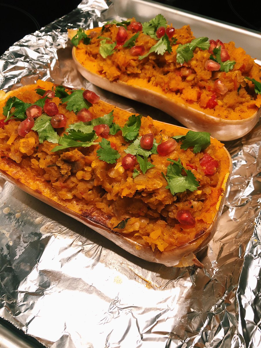 GigiHadidFan's tweet photo. I just made stuffed butternut squash with garam masala spiced red lentils and it was SO GOOOOOOD #ChefJB https://t.co/GjOflcUQ1e
