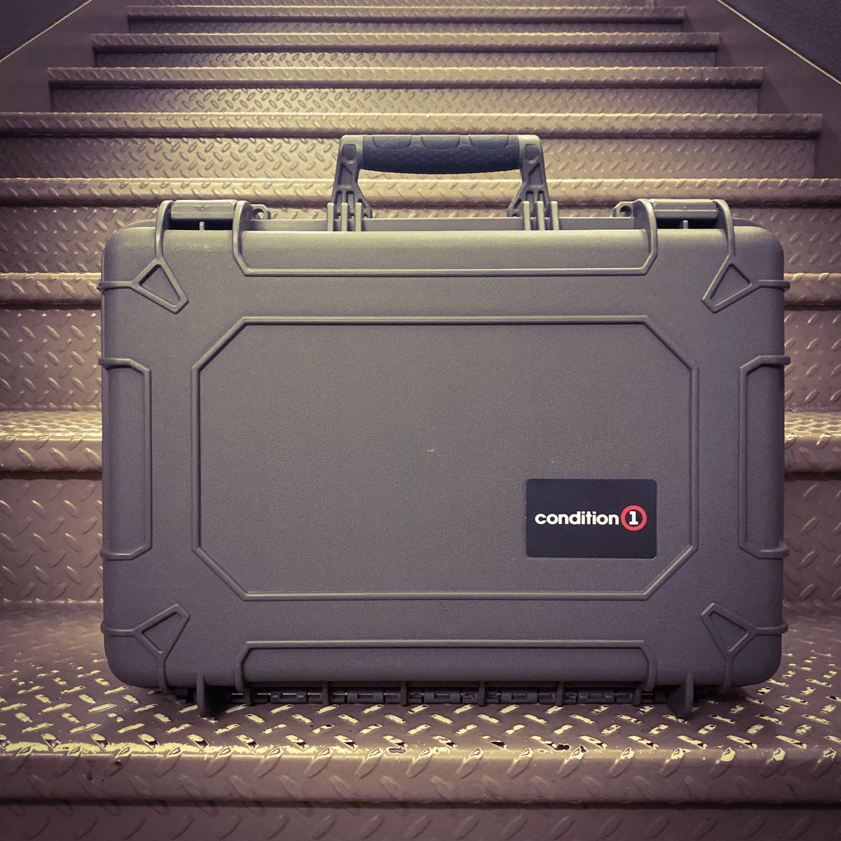 Condition1Cases's tweet image. Gun metal gray to match your gun metal day.  

#rangecase #custom #color #personalize #gunmetal #condition1cases
