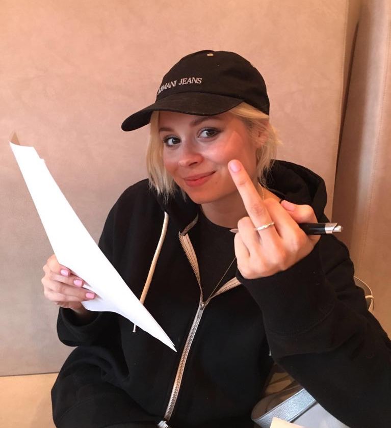 ninanesbitt's tweet photo. my friend just sent me this throwback pic lol the day I signed my termination contract from the label I was on and thought my career / life was over. dunno who needs to hear this right now but KEEP GOING. there are so many more opportunities waiting for you. ✨ https://t.co/GrsZHTwZ5j