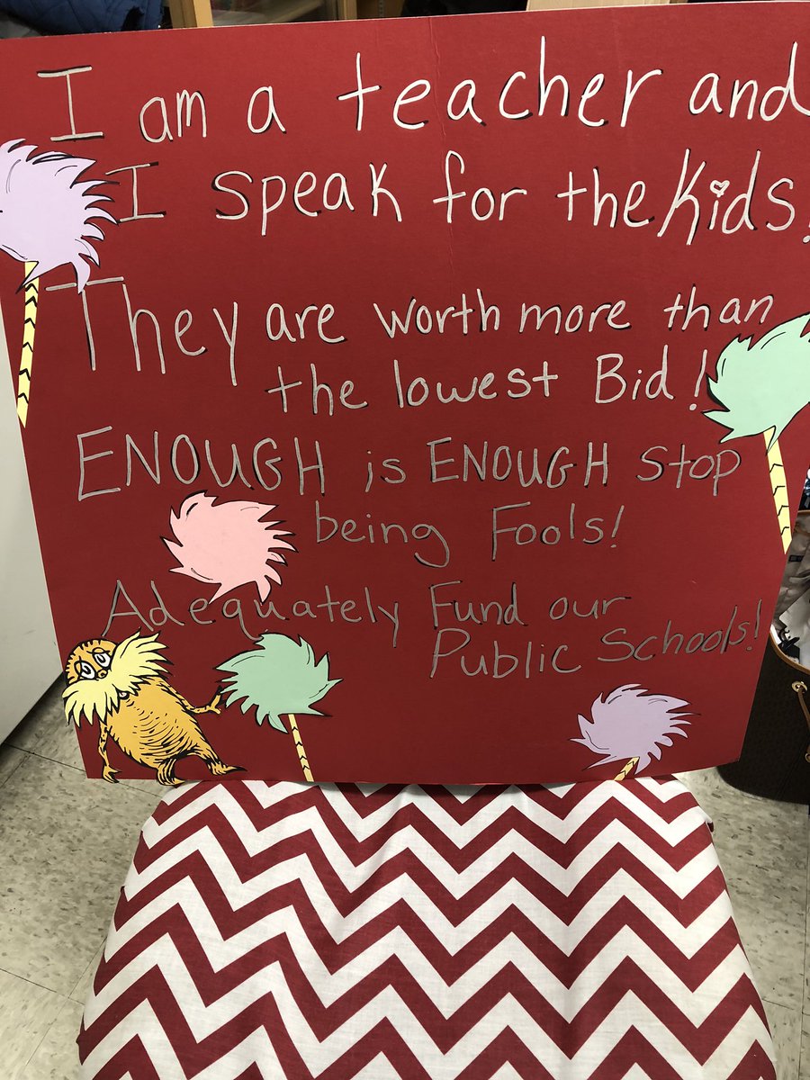 MrsWernera's tweet photo. Made signs for my sister and I for tomorrow ❤️🙌🏻 We grew up teachers’ kids watching our parents fight for their students now we are doing the same!! ❤️❤️❤️ https://t.co/qIb4NxZQ2o