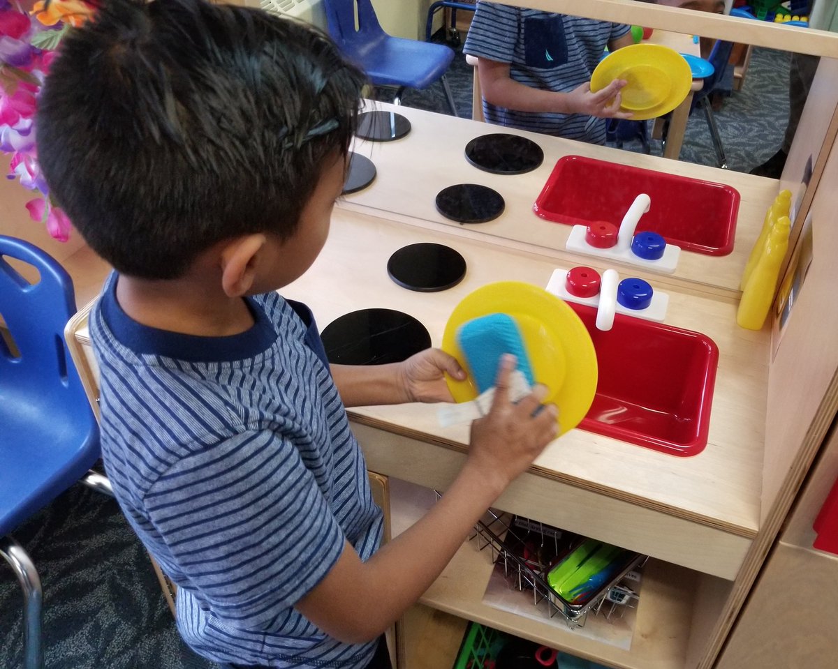 NBTECC's tweet photo. Marvelous Monday @NBTECC @nbtschools! #truenorthbrunswick #nbteccisredhot #nbtpreschoolrocks #handsonlearning #teamkin https://t.co/9rA4qQFM9B