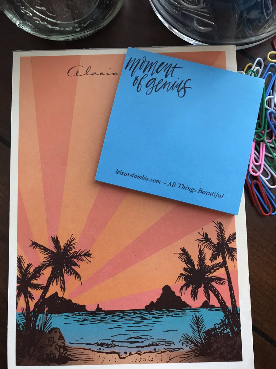 leisurelambie's tweet photo. Back to doing what I love with a touch of personalization from @Shutterfly.✍️ #MondayMotivaton #MondayVibes #MyShutterfly #blogging https://t.co/1wkNKhzze7