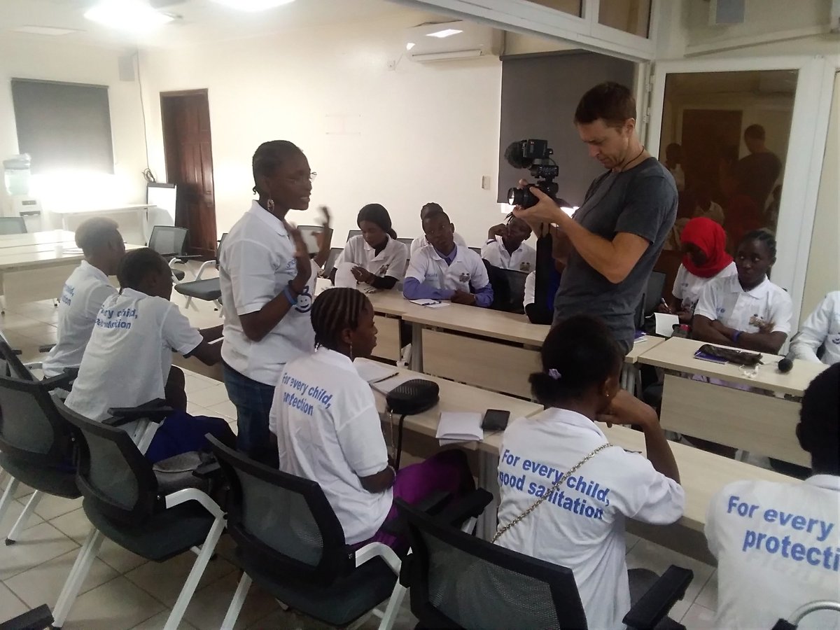 InitiativeModel's tweet image. The IIMUN network was part of the interactive session the children had with @IshmaelBeah, the Goodwill Ambassador of @UNICEFSL. Seeing the Children Speaking from their hearts, proffering solutions to their immediate issues, means the future is huge. Many thanks to @UNICEFSL.