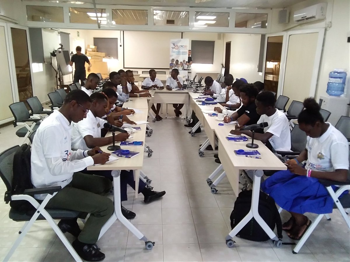 InitiativeModel's tweet image. The IIMUN network was part of the interactive session the children had with @IshmaelBeah, the Goodwill Ambassador of @UNICEFSL. Seeing the Children Speaking from their hearts, proffering solutions to their immediate issues, means the future is huge. Many thanks to @UNICEFSL.