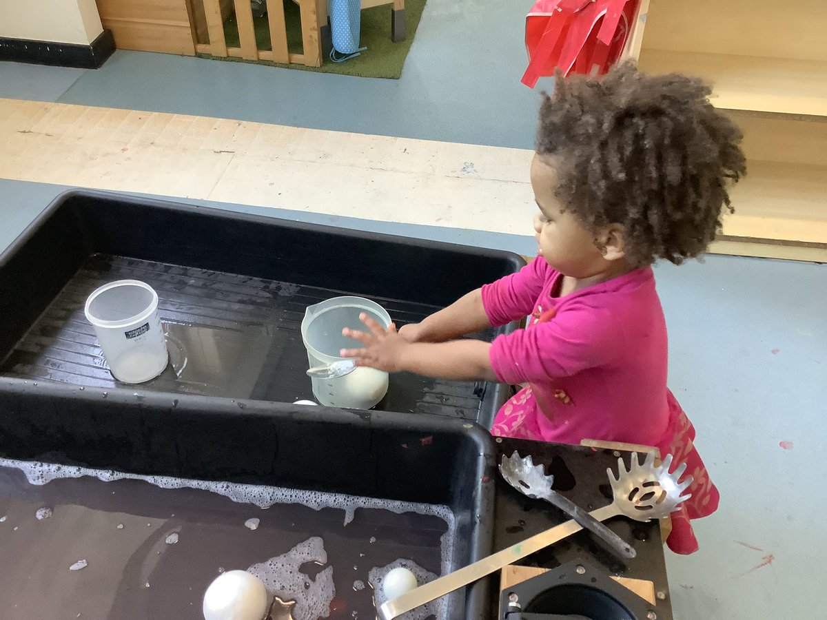 anfieldroadeyfs's tweet photo. Baby Bugs have been working on their hand eye co-ordination and their gross motor skills! Look at that celebration! π₯³π₯³ #babybugs #itsfunbeing2 https://t.co/x3CB30WayI