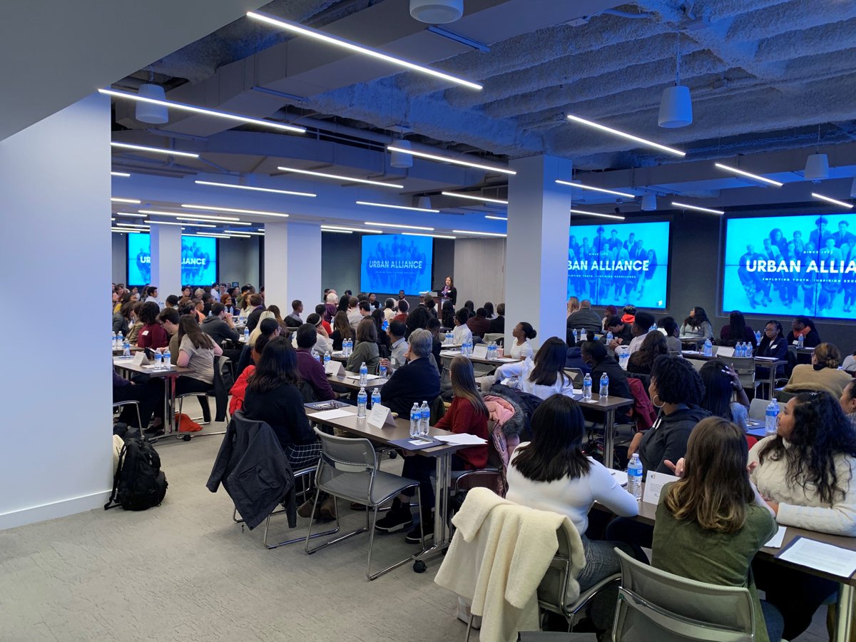 UA_Chicago's tweet photo. UA's annual #CollegeEssayDay was a massive success! TY to the Merchandise Mart for hosting us and the 100+ volunteers who provided feedback to our #OYJC interns on their essays! We couldn't do this work without the support of the #Chicago community! #YouthDevelopment https://t.co/AEOotfz0Vi