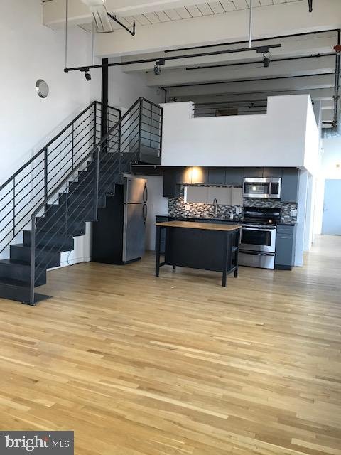 MGCregroup's tweet photo. #NEWListing! CORNER 2BR/2BA #loft unit in the Pitcairn Building in #CenterCity! #1027ArchSt401 #forsale #MGCrealestategroup https://t.co/NNb2T6xbAZ https://t.co/P7XLZ8s0yL