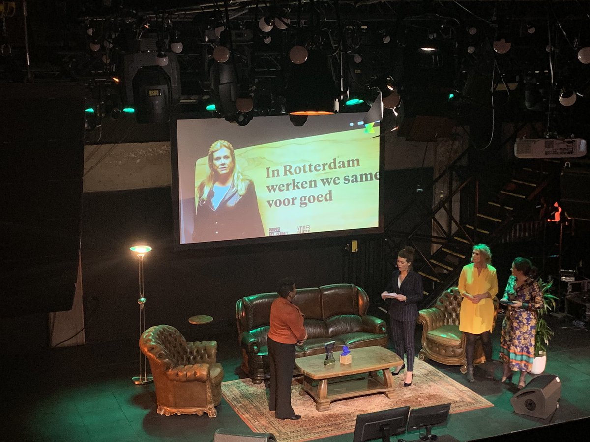 VNONCW010's tweet photo. Gefeliciteerd Annelies van der Vorm met het winnen van de K.P. van der Mandele penning! Dank voor al jouw inzet om de wereld en Rotterdam een beetje beter te maken! @College010 @ondernemen010 @rotterdam https://t.co/ha0pq3LIbP