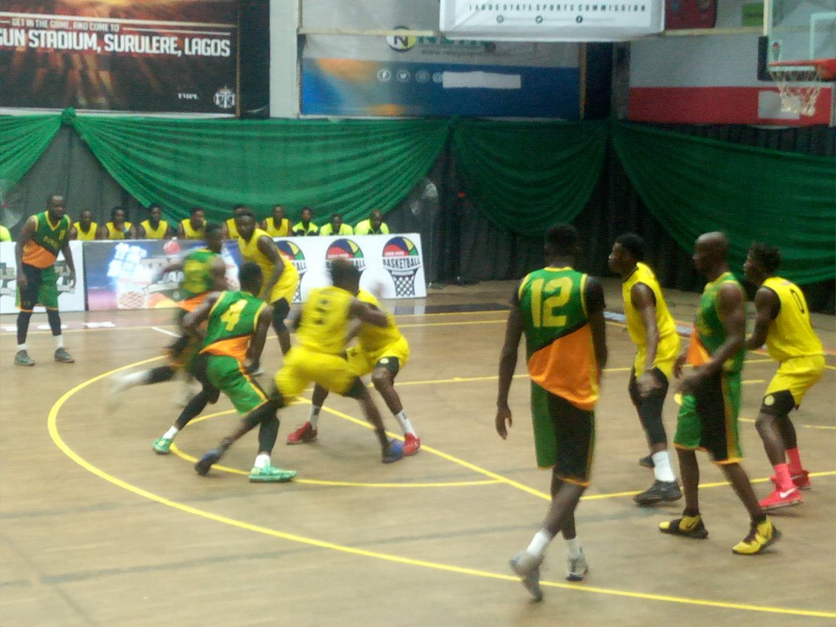 SportsGombe's tweet photo. #TempleJampBasketball
#Lagos2019
End of 2nd quarter
Bulls 36-28 Tema Harbor https://t.co/5oVUcgocNb