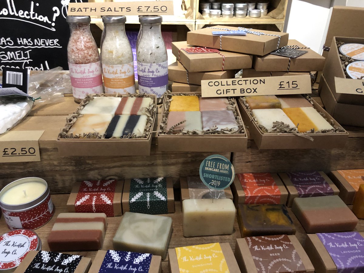 SmugVeganShop's tweet photo. Vegans get everywhere! My review of top finds from the Country Living Christmas Fair: https://t.co/cbnpYeZPKI #vegan #veganfinds #veganshopping #countryliving #blog https://t.co/z49I0zLvHR