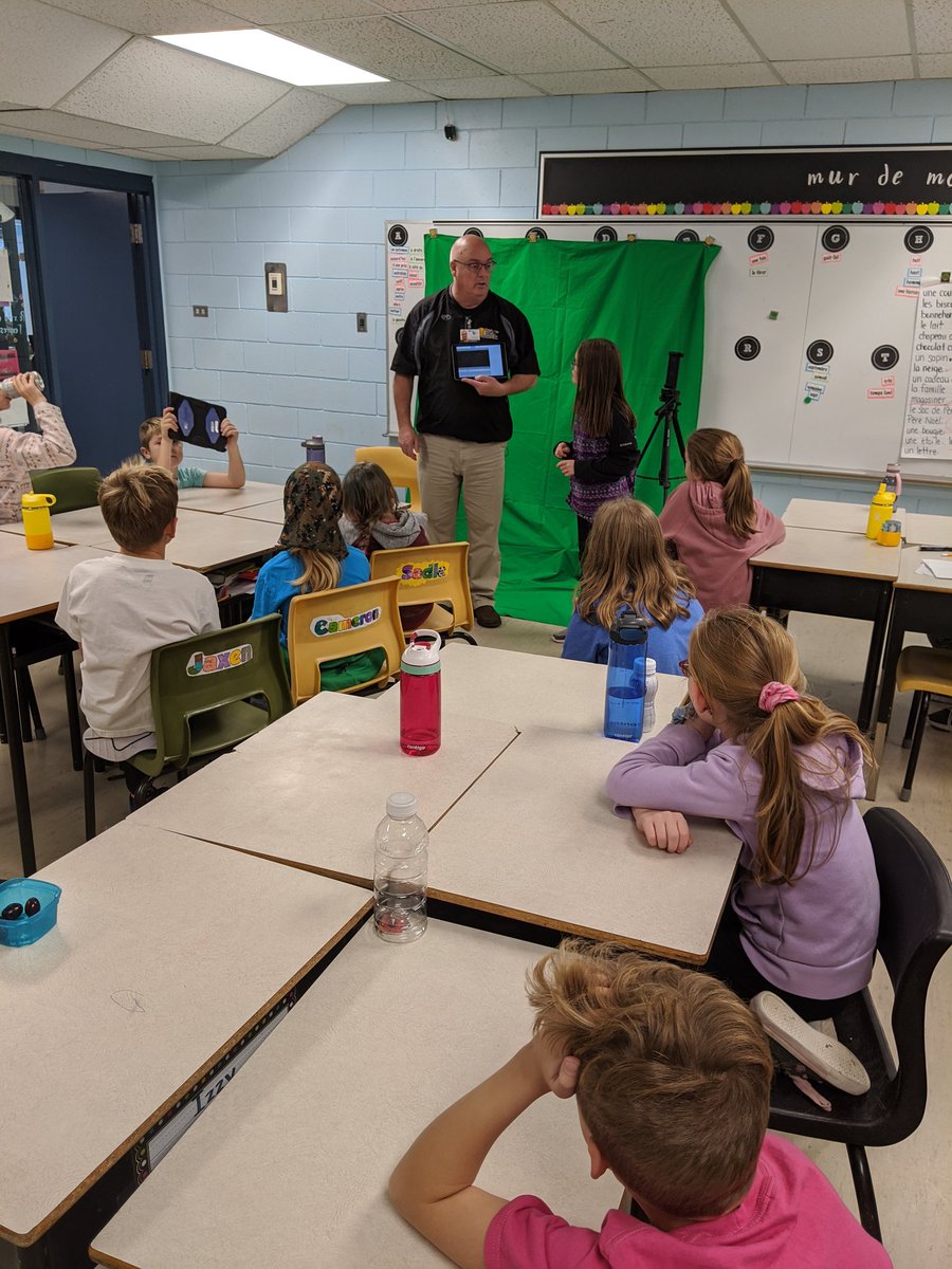 mmecarroll45's tweet photo. Learning our way around the green screen app! @RoyalRoadElem https://t.co/Jbk0tysftY