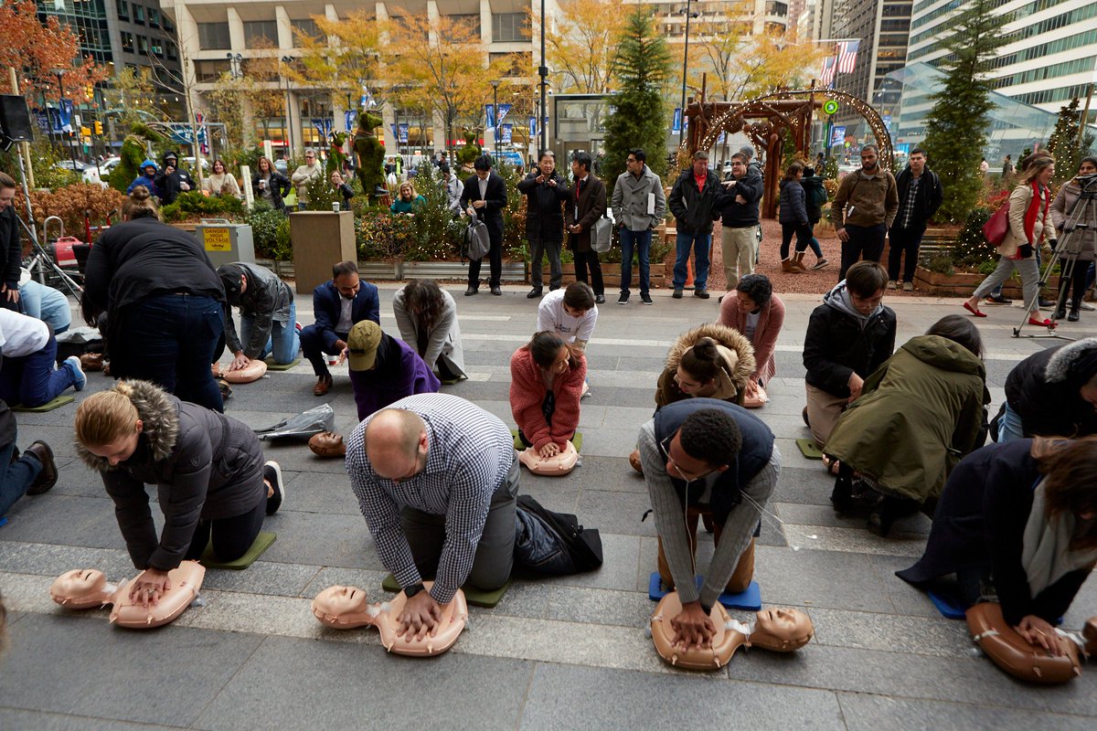 AHAMeetings's tweet photo. Thank you @6abc for the coverage of Friday's CPR Event!
WATCH: https://t.co/stXezkFqck
@MobileCPR @Penn_CRS @BobbyHenon @HeartCPR @AHAPhilly @discoverPHL @BenjaminAbella
#ReSS19 #AHA19 #CPR #Handsonly #CPRSavesLives #AEDs https://t.co/qaNvyzpH6E