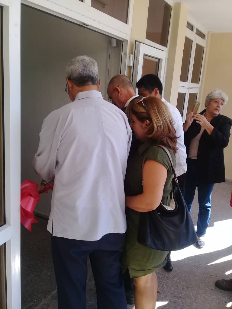 Inauguración de parque fotovoltaico en el CIME @alma_cujae, fruto de la relación Universidad-Empresa con GELECT. Colaboración desde Alemania y México para financiar y montar el parque.  #CUJAE55 <a href="/DrRobertoMOjeda/">Dr. Roberto Morales Ojeda</a> @alma_cujae <a href="/AAB_Cuba/">Alicia Alonso Becerra</a> <a href="/CujaeRedSocial/">Universidad Tecnológica de La Habana</a> <a href="/CubaMES/">MES</a> <a href="/modesto_gc/">Modesto Ricardo Gómez Crespo</a> <a href="/DanhizDP/">Danhiz Díaz Pereira</a>